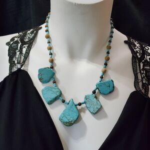 Vintage Boho Blue Turquoise Howlite Necklace Southwestern Stone And Wooden Beads